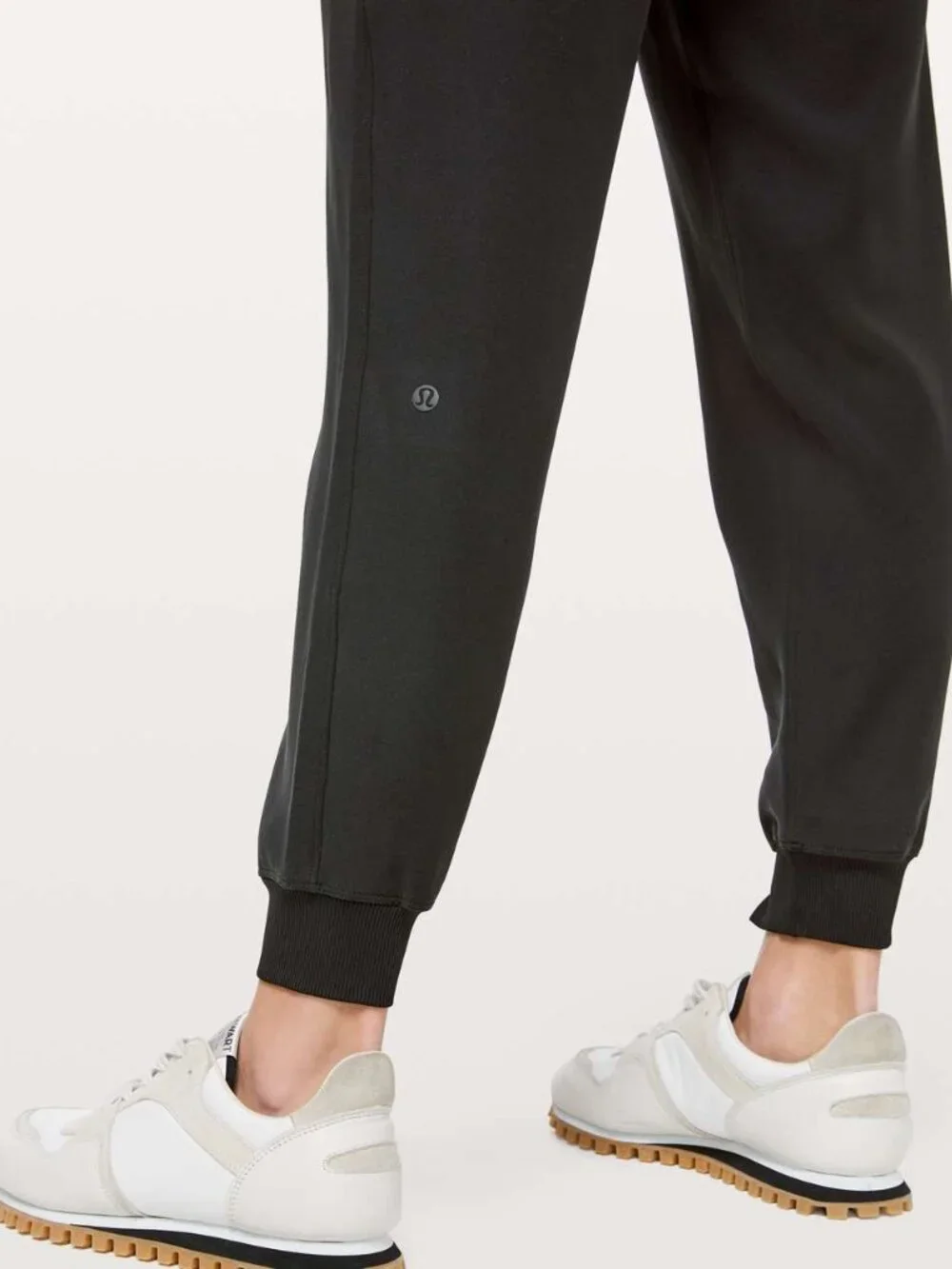 Lululemon Black On The Fly Jogger Size 6